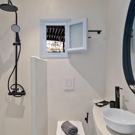 Apartment Artchroma House